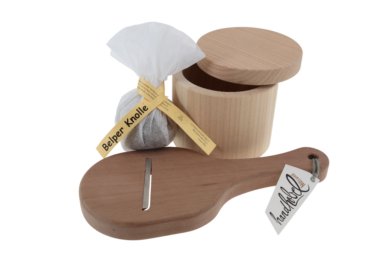 Käse Geschenk-Set Belper Knolle mit Käsehobel und Holzkeller güstig online bestellen und kaufen Online Käse kaufen Geschenk-Set Belper Knolle mit Käsehobel und Holzkeller jetzt bestellen